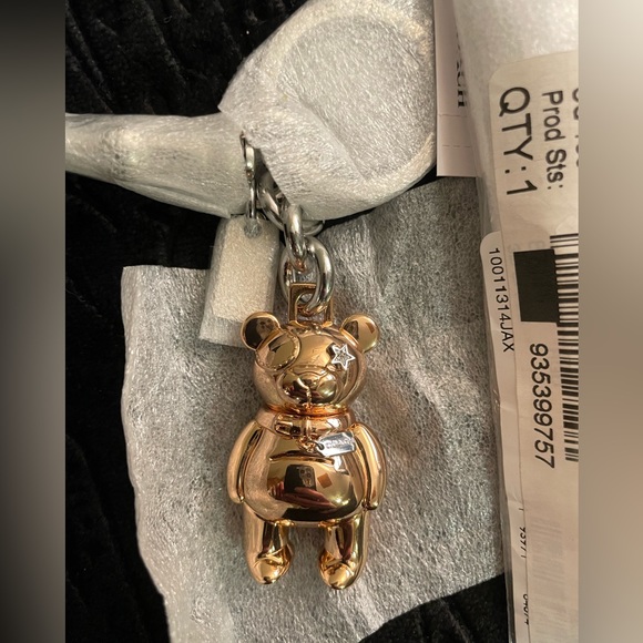 🌟LAST ONE!🌟 COACH | Limited Edition | Rosegold 3D Bear Bag Charm (Brand New!) 💘✨ - Picture 5 of 10